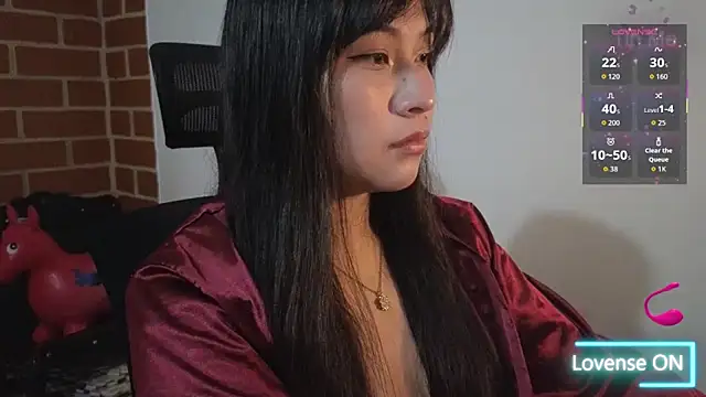 Snapshot of Caroll_Luna chatting on 10-04-25, 01:58 Caroll Luna online show from 10-04-25, 01:58