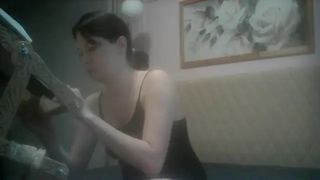 Snapshot of SunElizabeth chatting on 04-09-26, 03:28 SunElizabeth online show from 04-09-26, 03:28