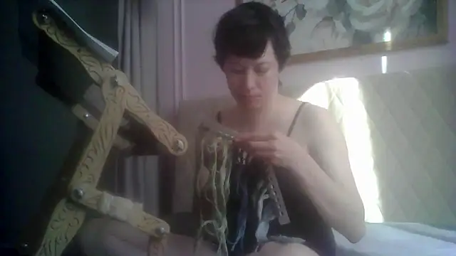 Snapshot of SunElizabeth chatting on 05-18-26, 04:07 SunElizabeth online show from 05-18-26, 04:07