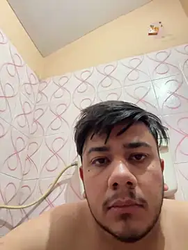 Snapshot of NakedPlayBoy chatting on 12-24-24, 02:43 NakedPlayBoy online show from 12-24-24, 02:43