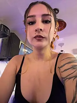 Mon Cherry online show from 04-23-26, 02:02