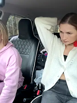 Snapshot of LavenderHot chatting on 10-20-25, 01:39 LavenderHot online show from 10-20-25, 01:39