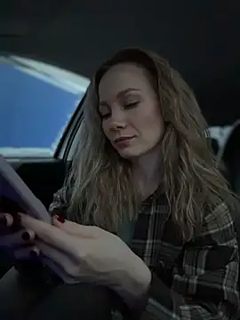 LavenderHot online show from 12-14-25, 02:28