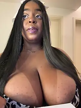 Snapshot of latinababyy chatting on 11-02-25, 05:43 latinababyy online show from 11-02-25, 05:43