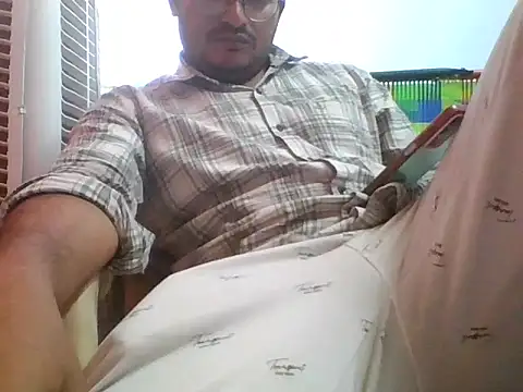 Snapshot of naughtymike0007 chatting on 10-11-25, 06:34 naughtymike0007 online show from 10-11-25, 06:34