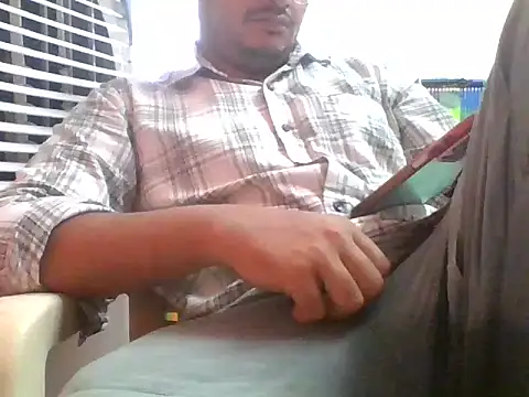 Snapshot of naughtymike0007 chatting on 10-13-25, 02:33 naughtymike0007 online show from 10-13-25, 02:33