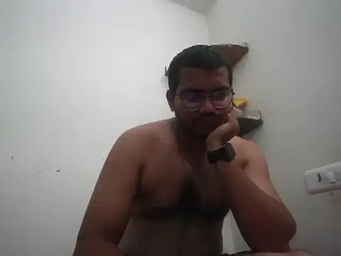 Snapshot of naughtymike0007 chatting on 10-28-25, 02:48 naughtymike0007 online show from 10-28-25, 02:48