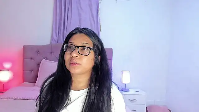 Latinabombsheell online show from 09-17-25, 04:47