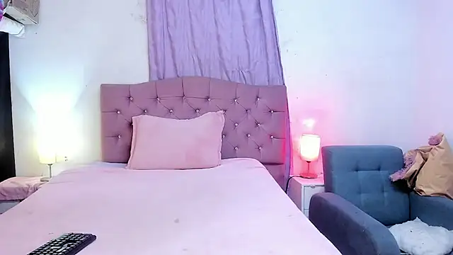Latinabombsheell online show from 04-29-26, 06:17