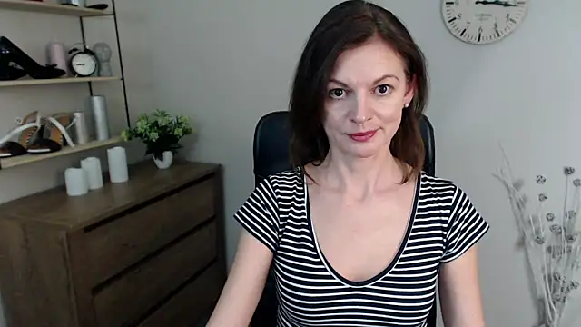 VivianWILD online show from 12-14-24, 09:18