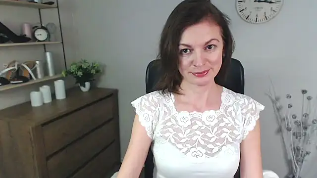 VivianWILD online show from 12-16-24, 09:57