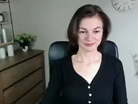 VivianWILD online show from 12-17-24, 08:45