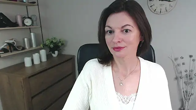 VivianWILD online show from 12-28-24, 06:49