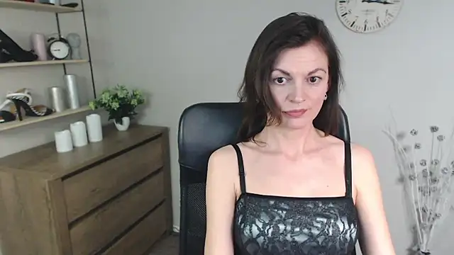 VivianWILD online show from 12-31-24, 01:41