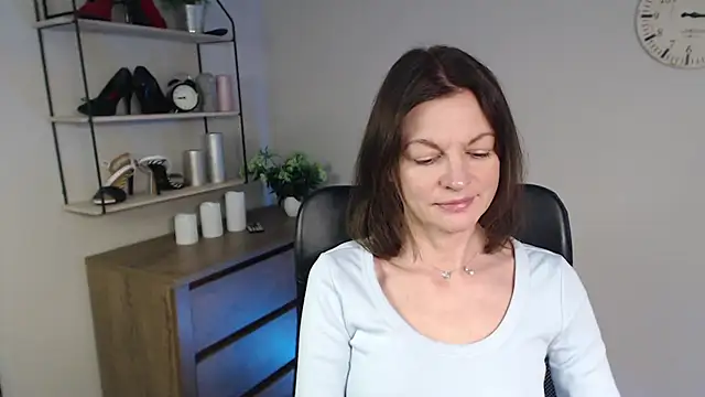 VivianWILD online show from 02-10-25, 06:53