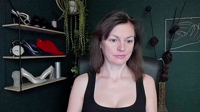 VivianWILD online show from 03-18-25, 06:57