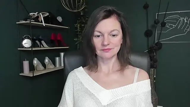 VivianWILD online show from 09-27-25, 06:18