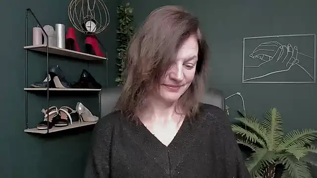 VivianWILD online show from 11-17-25, 10:43