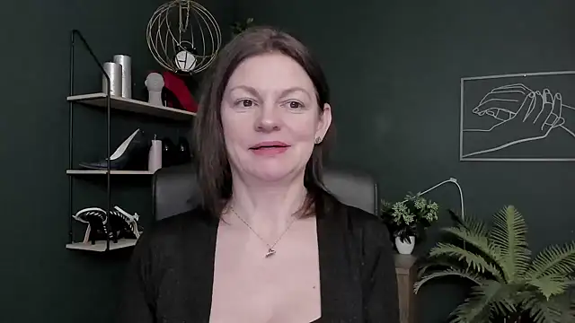 Snapshot of VivianWILD chatting on 02-12-26, 07:03 VivianWILD online show from 02-12-26, 07:03