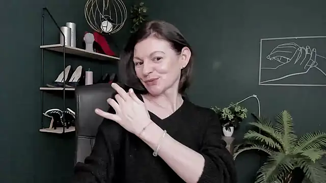 VivianWILD online show from 03-06-26, 06:43