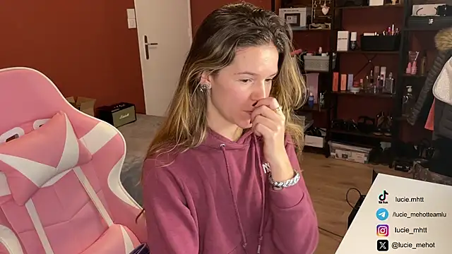 Snapshot of lucie_mehott chatting on 12-03-24, 10:50 lucie mehott online show from 12-03-24, 10:50