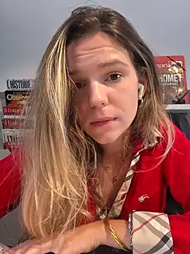 Snapshot of lucie_mehott chatting on 09-23-25, 09:12 lucie mehott online show from 09-23-25, 09:12