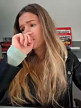 Snapshot of lucie_mehott chatting on 10-02-25, 07:26 lucie mehott online show from 10-02-25, 07:26