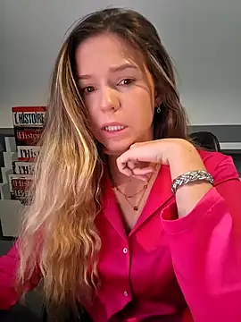 Snapshot of lucie_mehott chatting on 10-09-25, 07:28 lucie mehott online show from 10-09-25, 07:28