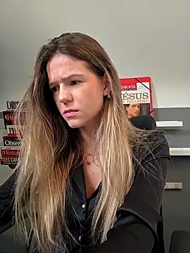 Snapshot of lucie_mehott chatting on 10-16-25, 06:58 lucie mehott online show from 10-16-25, 06:58