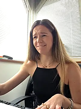 lucie mehott online show from 03-30-26, 08:26