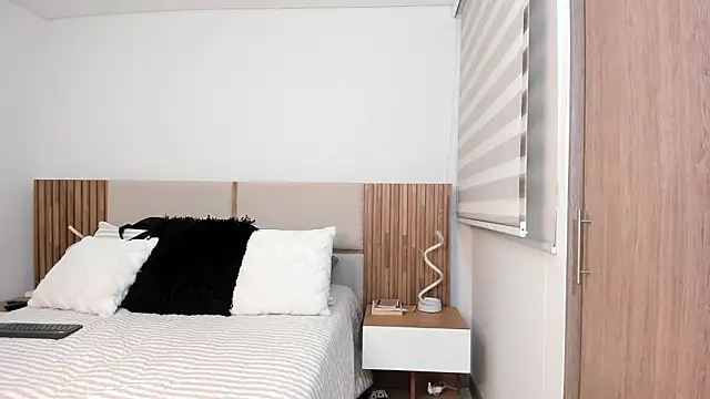 Snapshot of MalejaDiaz_ chatting on 03-27-26, 04:18 MalejaDiaz online show from 03-27-26, 04:18