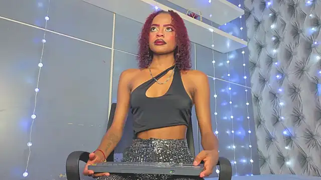 Hilary-banks online show from 11-30-25, 07:01