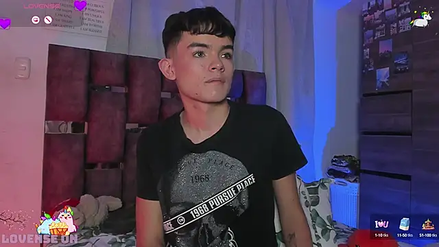 Snapshot of Angelo_018 chatting on 01-27-25, 12:01 Angelo 018 online show from 01-27-25, 12:01