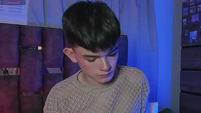 Snapshot of Angelo_018 chatting on 02-05-25, 03:55 Angelo 018 online show from 02-05-25, 03:55