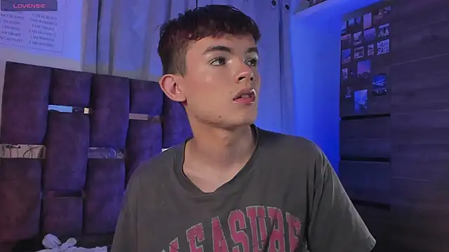 Snapshot of Angelo_018 chatting on 03-16-25, 08:21 Angelo 018 online show from 03-16-25, 08:21