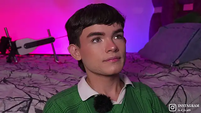 Snapshot of Angelo_018 chatting on 10-19-25, 05:30 Angelo 018 online show from 10-19-25, 05:30