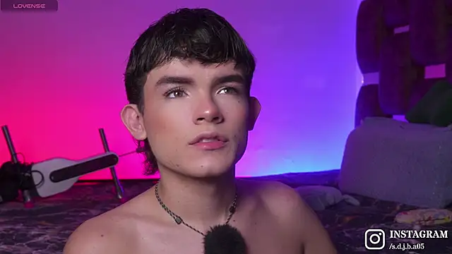 Snapshot of Angelo_018 chatting on 11-08-25, 07:08 Angelo 018 online show from 11-08-25, 07:08