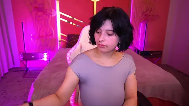 Miki Kivi online show from 02-02-25, 08:41