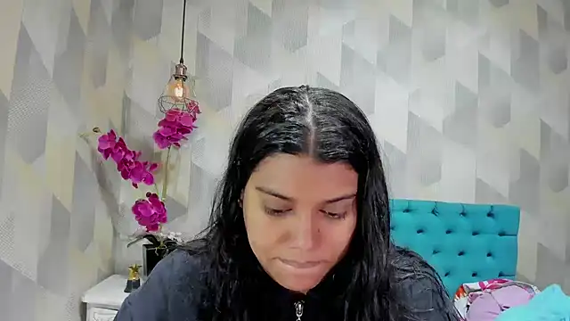 LindaBreeS online show from 10-10-25, 01:43