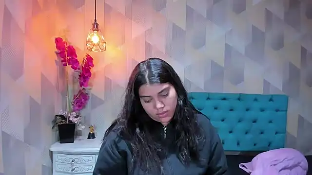 LindaBreeS online show from 12-21-25, 04:47