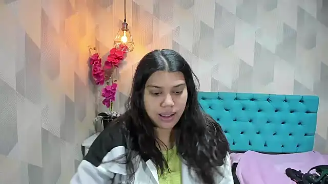 LindaBreeS online show from 07-02-26, 04:18