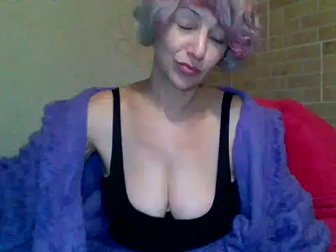 Lorie Carrie online show from 12-29-24, 03:35