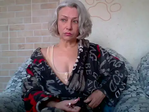 Snapshot of Lorie_Carrie chatting on 04-22-26, 08:28 Lorie Carrie online show from 04-22-26, 08:28