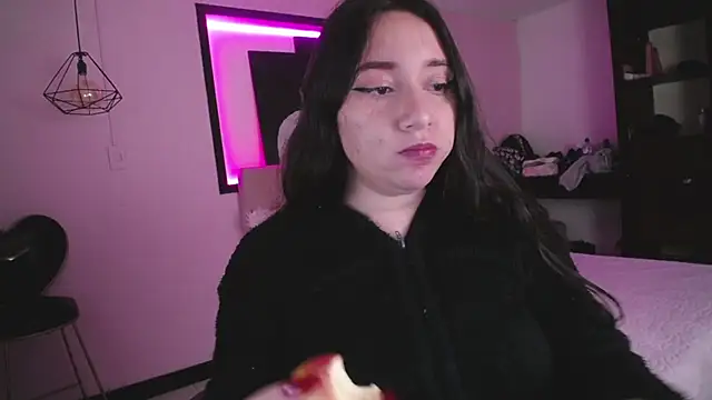 Andrea Ramos online show from 12-06-24, 08:26