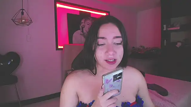 Andrea Ramos online show from 12-29-24, 01:06