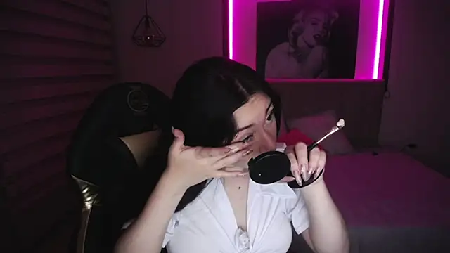 Andrea Ramos online show from 03-11-25, 02:54