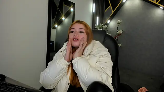 Snapshot of almma_shy chatting on 01-20-25, 02:14 almma shy online show from 01-20-25, 02:14