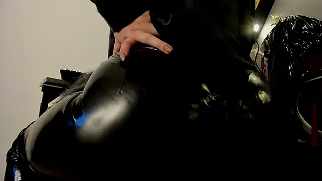 Snapshot of almma_shy chatting on 02-12-25, 08:40 almma shy online show from 02-12-25, 08:40