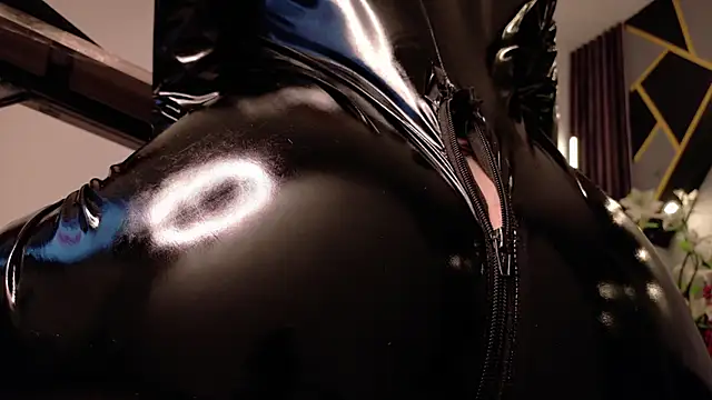 Snapshot of almma_shy chatting on 02-21-25, 09:54 almma shy online show from 02-21-25, 09:54