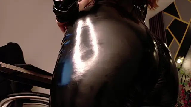 Snapshot of almma_shy chatting on 03-08-25, 01:28 almma shy online show from 03-08-25, 01:28